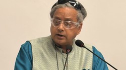 बंगाल में बीजेपी और केरल में कांग्रेस को SIR का मिला फायदा? शशि थरूर ने समझाया कैसे