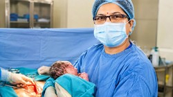 C-Section डिलीवरी के बाद महिलाओं को रहता है इन समस्याओं का जोखिम, डॉक्टर ने कहा प्रसव के बाद महिलाएं रखें इन बातों का ख्याल