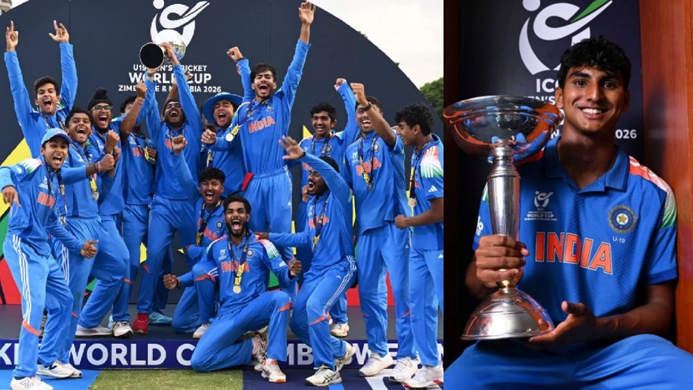 अंडर 19 वर्ल्ड कप विजेता भारतीय टीम और आर एस अम्ब्रीश ट्रॉफी के साथ (सोर्स- एक्स)