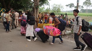 west bengal, west bengal news, bangaladesh border crossing