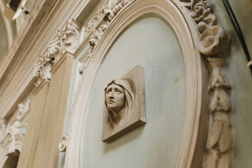 Abstract sculpted wall