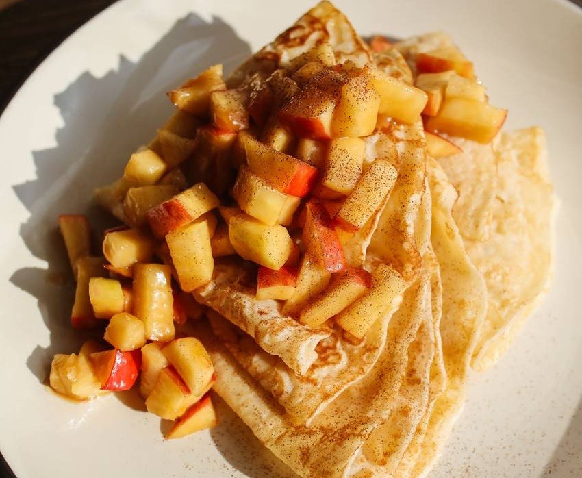 Apple Suji (Semolina) Cheela