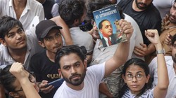 ‘हिंदू-मुस्लिम एजेंडा रोजगार नहीं दे सकता’, ‘कॉकरोच’ चीफ अभिजीत दीपके बताए 5 बड़े मुद्दे