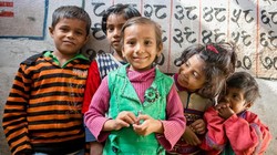 सुरक्षित नहीं बचपन: अस्पतालों तक पहुंचा बाल तस्करी का संगठित कारोबार | संपादकीय