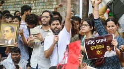 यूपी में ‘कॉकरोच जनता पार्टी’ में शामिल होने से इनकार करने पर डॉक्टर की पिटाई