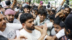 ‘मुझ पर हमले के पीछे आरएसएस के लोग थे’, कॉकरोच जनता पार्टी के संस्थापक अभिजीत दीपके ने लगाया आरोप