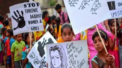विचार | जब अपनों से ही खतरा बढ़े, तो समाज अपनी बेटियों और बच्चों को कैसे बचाए?