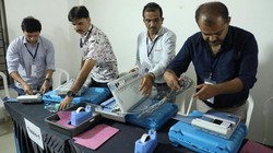 संंपादकीय: EVM जल जाने की घटना से भरोसा डगमगाएगा, विश्वास की बुनियाद हिल सकती है