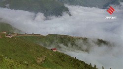 भारत के 8 ऐसे शहर जहां सड़कों पर उतर आते हैं बादल, घूमने के लिए हैं परफेक्ट डेस्टिनेशन