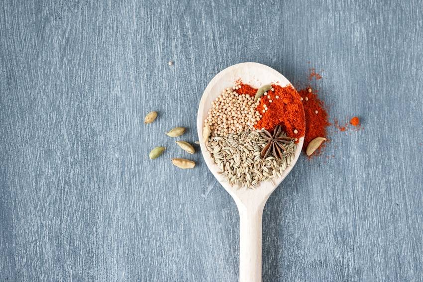 How These 7 Spices Can Help You Stay Comfortable in Hot Weather
