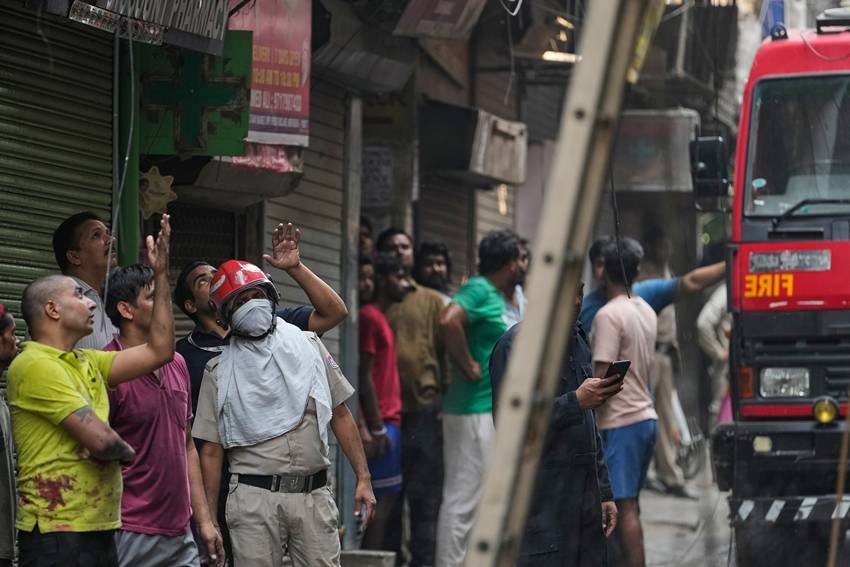 10 Dead After Massive Blaze in Malviya Nagar
