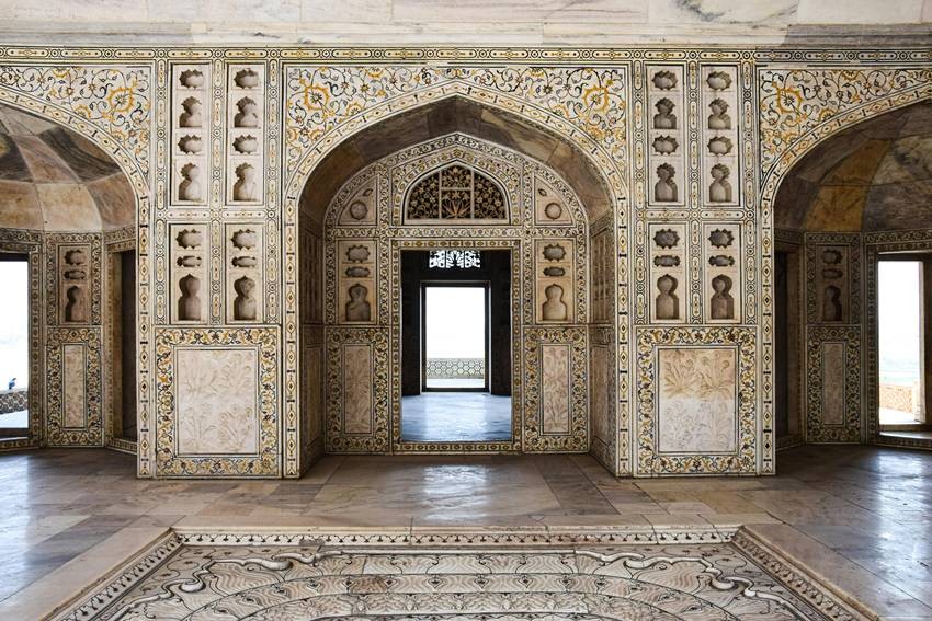 Mughal arch wall design