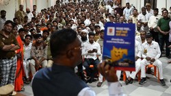 11 घंटे की ड्यूटी के बाद क्लास, मराठी सीखना मुंबई के प्रवासी ड्राइवरों की नई चुनौती, पढ़ें ग्राउंड रिपोर्ट
