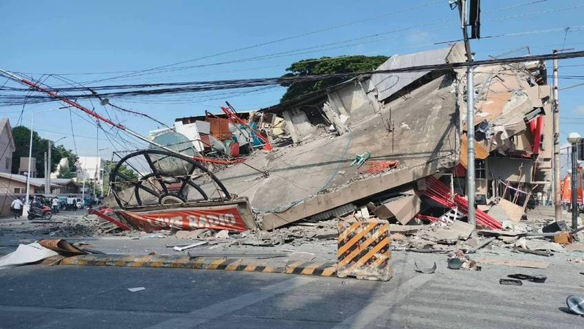 Philippines tsunami alert