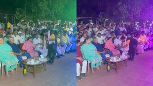 Rabri devi gives diamond bangles to singer chhotu chhaliya after being impressed by his performance
