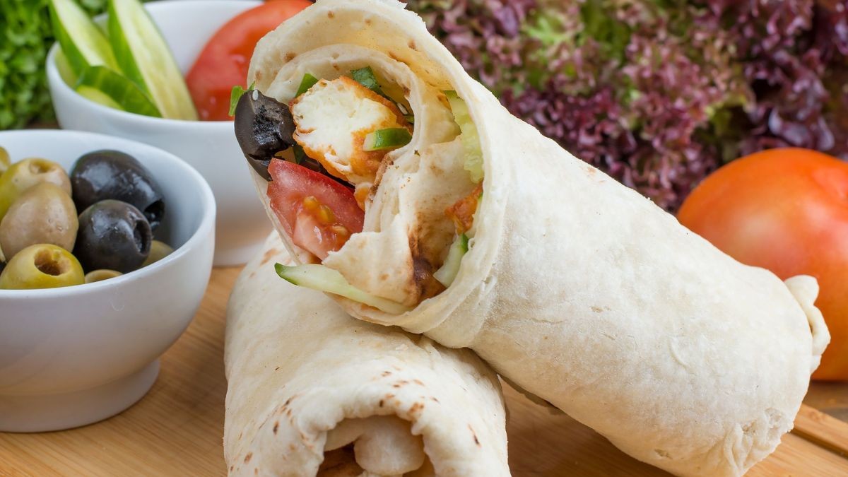 Shawarma-Spiced Tofu Pita Wraps