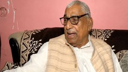 ‘सत्ता पक्ष के विधायकों को 5 करोड़, विपक्षी को सिर्फ 1 करोड़’, माता प्रसाद पांडेय का योगी आदित्यनाथ पर पक्षपात का आरोप