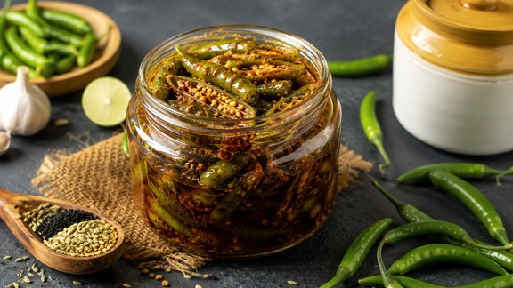 green chilli pickle recipe | hari mirch ka achar kaise bnaen | instant green chilli pickle recipe