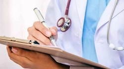 झारखंड: MBBS किए बिना 28 सीनियर हॉस्पिटल मैनेजर बने डॉक्टर, हेल्थ विभाग के नोटिफिकेशन पर खड़े हुए सवाल