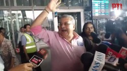 एयरपोर्ट पर टीएमसी सांसद कल्याण बनर्जी ने खोया आपा, विरोध में लगाए शुभेंदु चोर-चोर के नारे