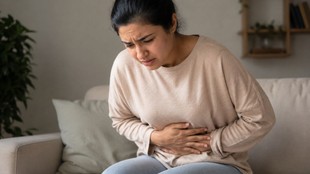abdomen, abdominal pain, pain, stomach pain, sharp stomach pain after eating, gallbladder stones symptoms, gallstones vs indigestion, abdominal pain after meals, biliary colic symptoms,