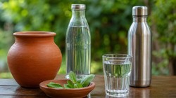 Water Drinking Tips: पानी पीने से जुड़ी 5 आम गलतियां जो बिगाड़ सकती हैं आपकी सेहत, जानें पानी पीने का सही तरीका