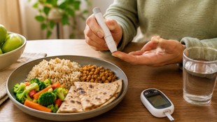 diabetes, blood sugar, blood glucose, diabetes management at home, blood sugar control, meal timing for diabetes, family diabetes tips, cinnamon for blood sugar, post-meal walks,