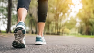 15,000 steps, weight loss, walking benefits, calorie burn, metabolism, sedentary lifestyle, joint health, knee pain risk, orthopaedic expert, fitness goals, daily steps,