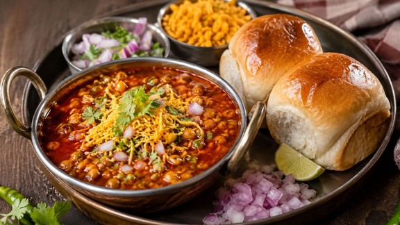 misal pav recipe | maharashtrian misal pav recipe | misal pav ghar par kaise banaen