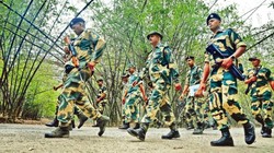 एक नियम में बदलाव को मान लिया गया ‘गलती’; पेंशन के लिए 175 से ज्यादा पूर्व बीएसएफ जवान 30 साल से लड़ रहे हैं कानूनी लड़ाई