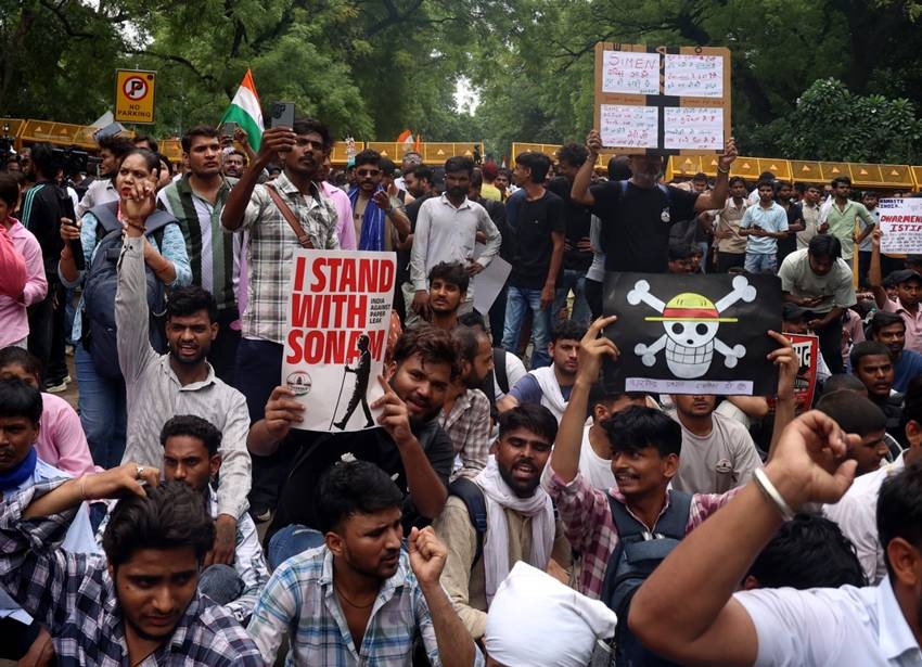 cockroach janata party protest image