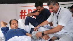 ‘पीएम मोदी धर्मेंद्र प्रधान को कब बर्खास्त करेंगे?’, अभिजीत दीपके का दावा- भूख हड़ताल पर बैठे सोनम वांगचुक का वजन 5 किलो गिरा