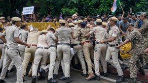 CJP प्रदर्शनकारियों की भारी भीड़, तस्वीरों में देखें जंतर-मंतर से संसद तक का हाल