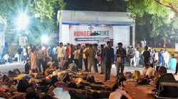 कॉकरोच जनता पार्टी के आंदोलन में शामिल होने के लिए छोड़ दी नौकरी, खुद की पार्टी लॉन्च करेंगे विकास