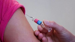 क्या आपने अपनी बेटी को HPV टीका लगवाया? दिल्ली सरकार 100 दिनों तक चलाएगी विशेष अभियान, स्कूलों की ली जाएगी मदद
