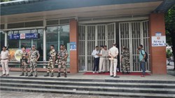 Delhi Metro Stations Closed: दिल्ली मेट्रो के तीन स्टेशन बंद, राजीव चौक और केंद्रीय सचिवालय के गेट खोले