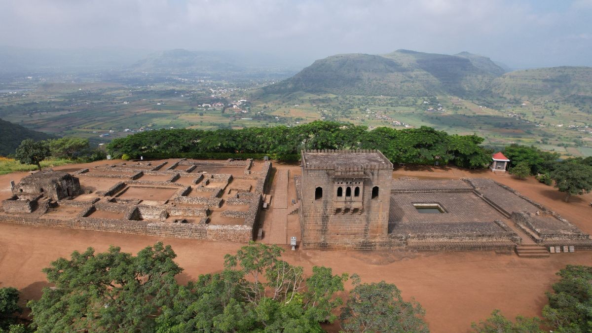 Garbett Plateau, Raigad