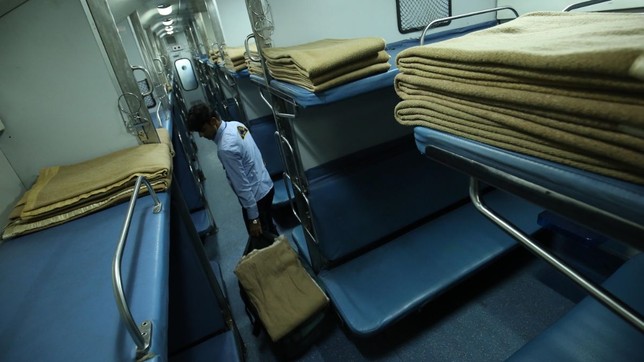 Indian Railways linen theft Indian Express, AC coach linen theft, Railway bedsheet theft, Indian Railways linen theft RTI, Railway blanket theft, Railway towel theft, AC coach bedsheet stolen, Train bedsheet theft,
