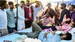सोनम वांगचुक को हटाने के बाद भी आईसा कार्यकर्ताओं की भूख हड़ताल जारी, तबीयत बिगड़ी
