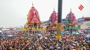 पुरी में शुरू हुई भगवान जगन्नाथ की भव्य रथ यात्रा, आस्था के सागर में उमड़े लाखों श्रद्धालु, देखें तस्वीरें