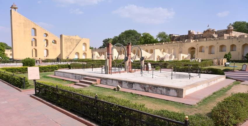 Who Built Jantar Mantar
