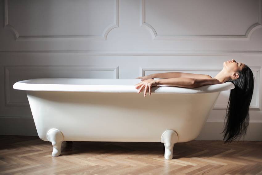Why Japanese take bath at night