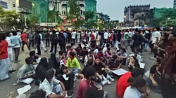 नीट पेपर लीक हिंसा मामले में 16 आरोपी रिहा, कोलकाता की अदालत का फैसला; इनमें वेंडर और मोची शामिल