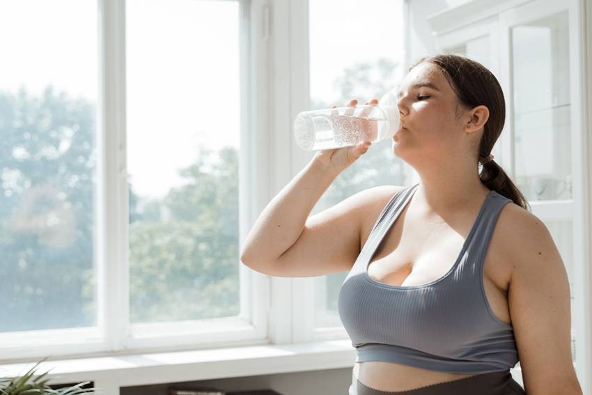 how to drink water in the morning