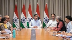 नीट पेपर लीक: शिक्षा मंत्री की जिम्मेदारी संभालते ही एक्शन मोड में प्रह्लाद जोशी, NTA अधिकारियों को भेजा समन