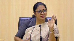 3 से ज्यादा बच्चों वाली महिलाएं होंगी बाहर, कैश नहीं मिलेगा एक भी पैसा, दिल्ली लक्ष्मी योजना में हर महीने ₹2500 की मदद