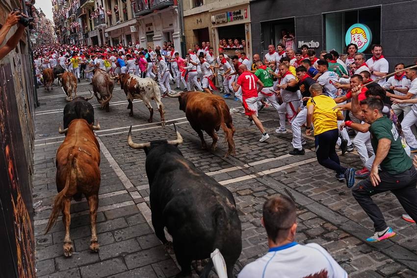 Exploring the History and Excitement of Spain