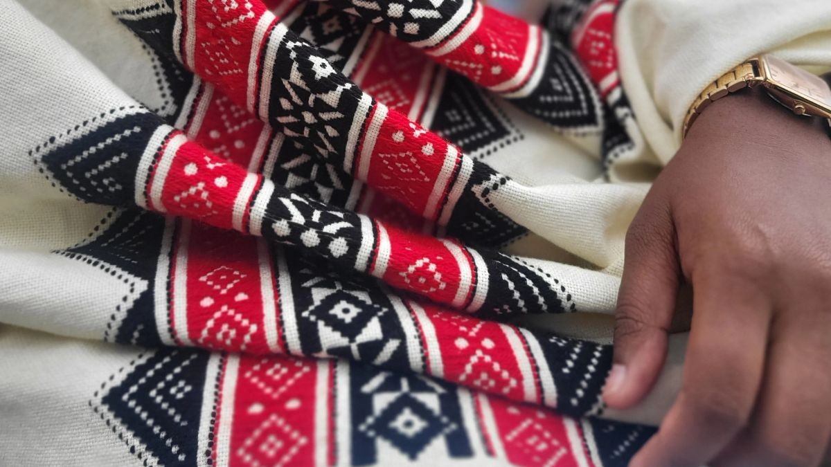 Kashida embroidery