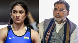 विनेश फोगाट केस: दिल्ली हाई कोर्ट ने WFI को कारण बताओ नोटिस पर 2 हफ्ते में फैसला लेने का दिया आदेश