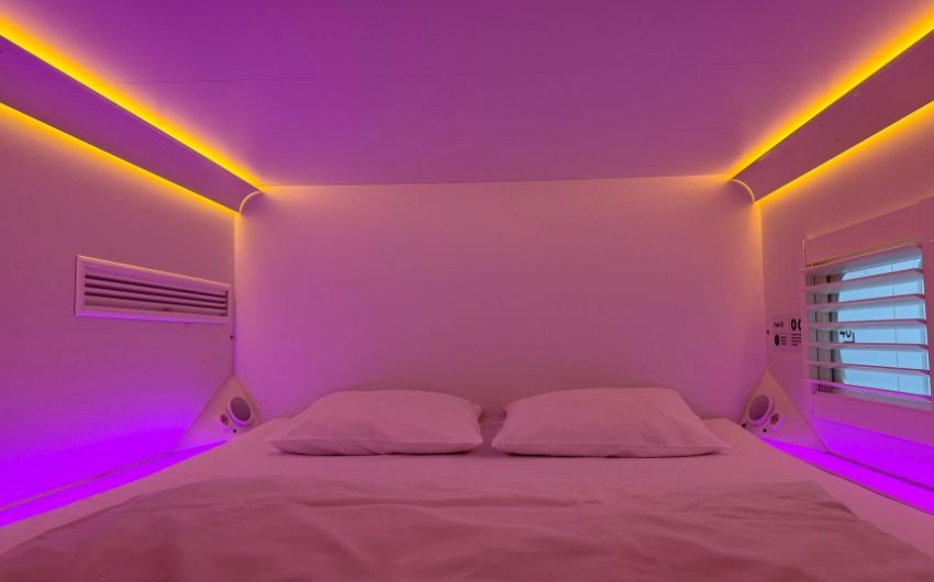 capsule hotel